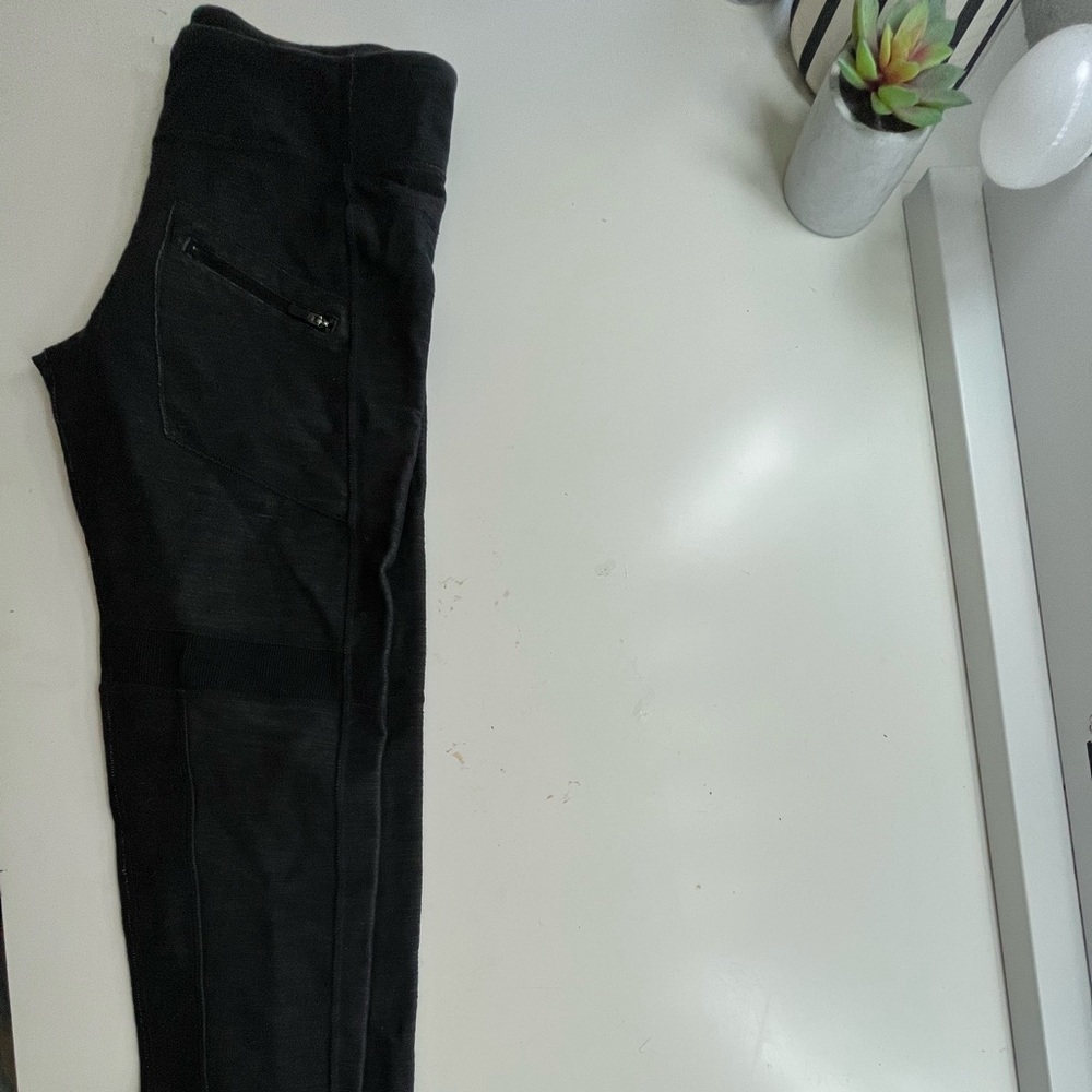 Black small/medium Lululemon leggings with zippers